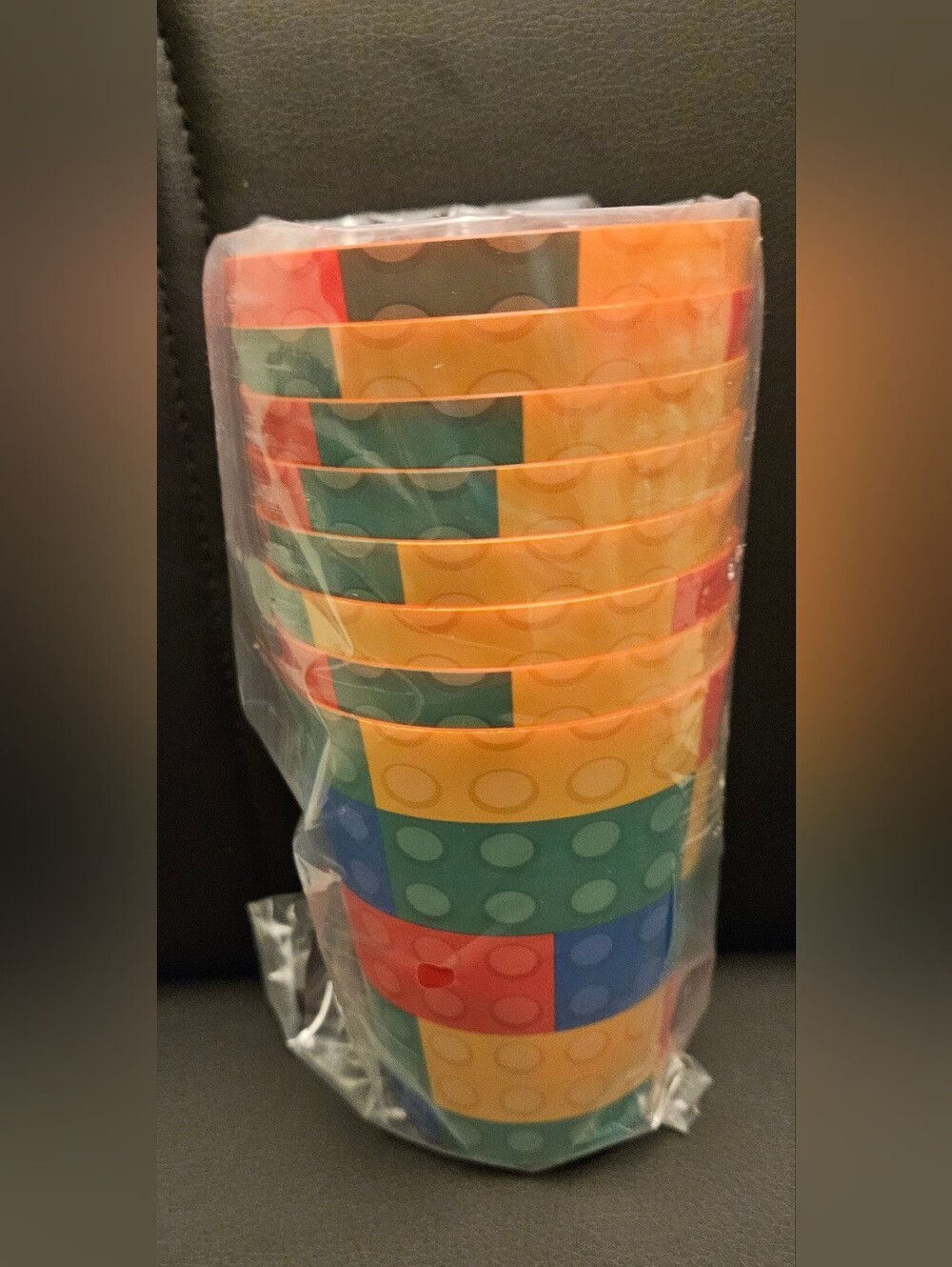 Colorful Brick Plastic Cups 16oz - Multicolor 8ct